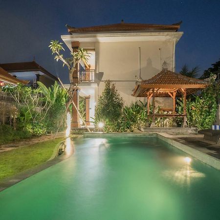 Sriwedari 40 Ubud Exterior photo